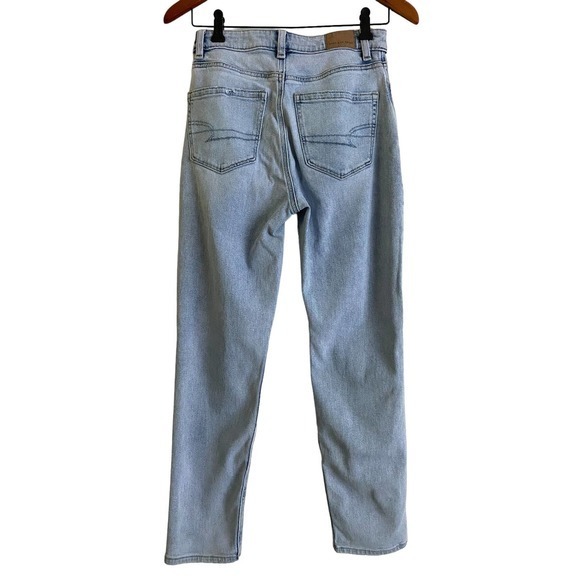 American Eagle-Mom‎ Jean-Light Wash-Size 2 Short-EUC - Picture 2 of 8